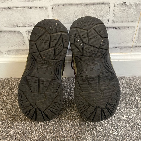 Boy’s Ozark Trail camouflage lace up boots Size 1 - Picture 4 of 6